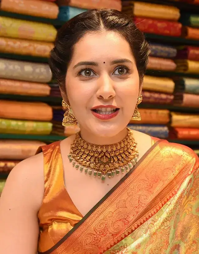 Telugu Actress Rashi Khanna Inaugurates CMR Shopping Mall
